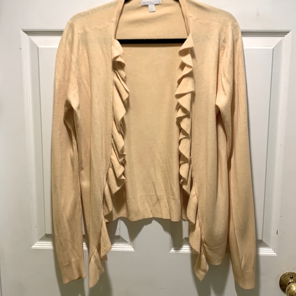 Cute Peach Cream Colored Ruffle Hemmed New York & Company Cardigan Women’s L
